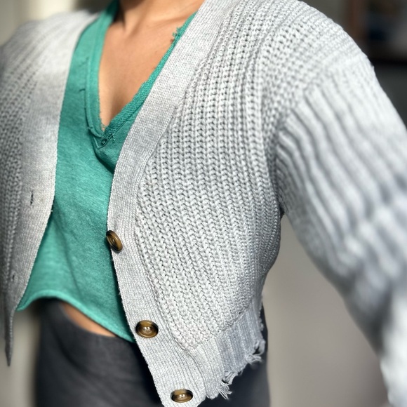 No Comment Cropped Cardigan - Picture 4 of 5